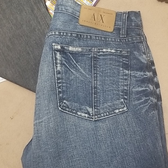 33x32 ARMANI EXCHANGE BLUE JEANS - Picture 3 of 3